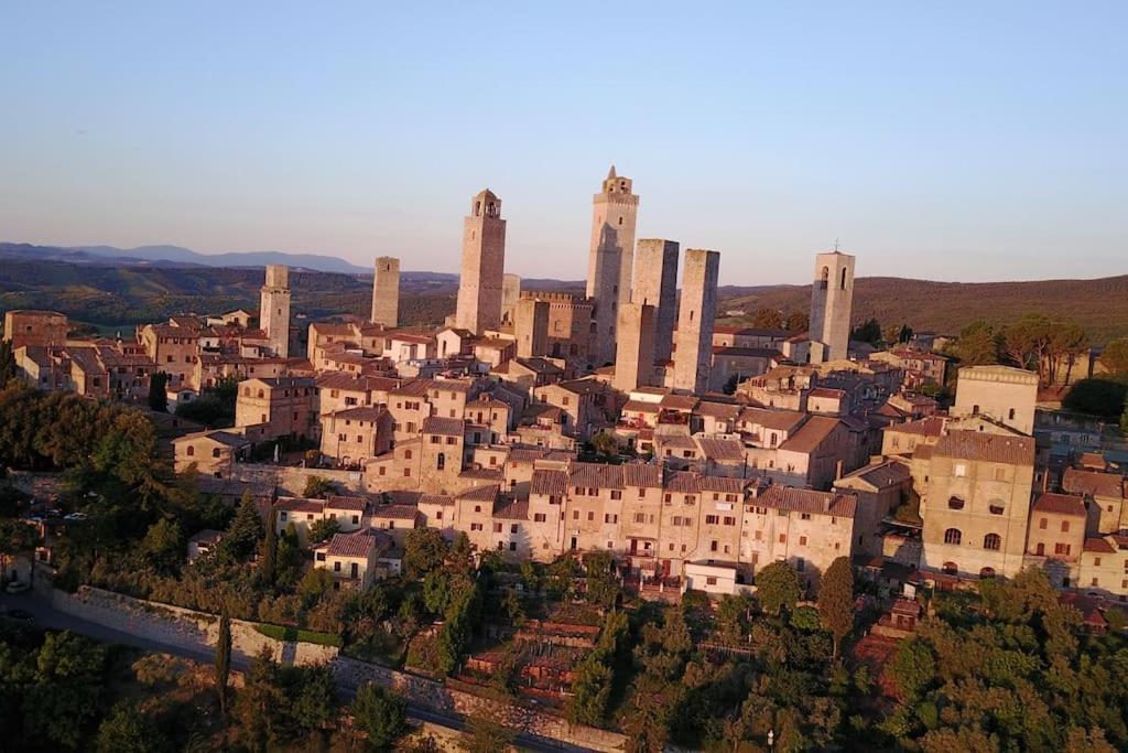 Castello Di Fulignano Ottone Superior Apartment 圣吉米纳诺 外观 照片